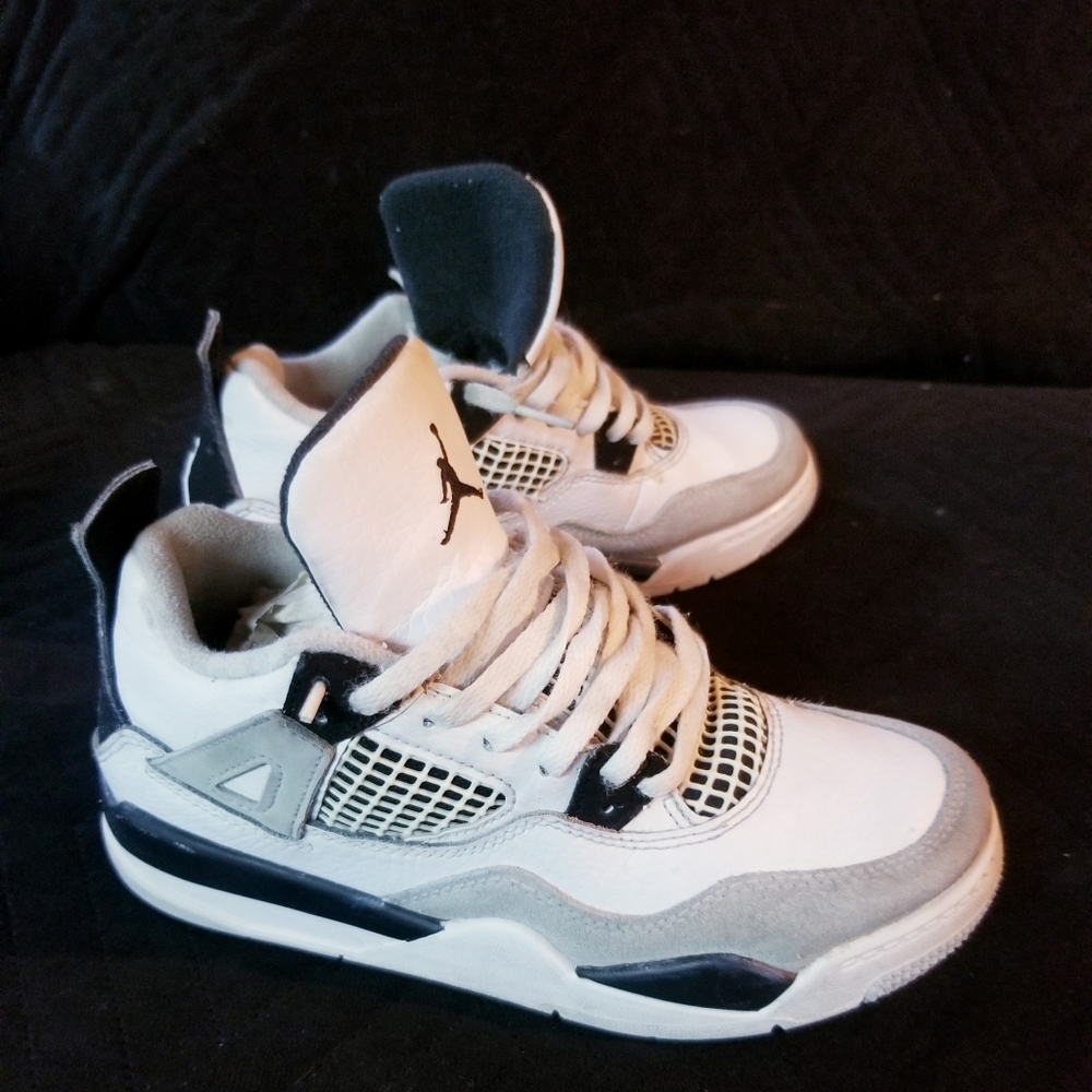Air Jordans 4 Military Black 3Y